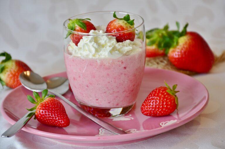 strawberry, dessert, fruit-3304967.jpg