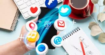 Infographic featuring social media marketing tips tailored for small businesses to enhance their advertising strategies.